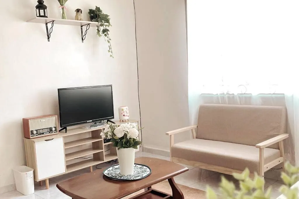 Beach Side Cozy Bungalow タンジュンブンガ 別荘